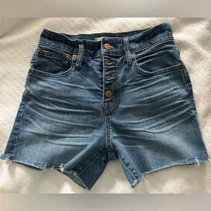 Madewell NWOT high rise denim shorts. No zipper, four button closure.